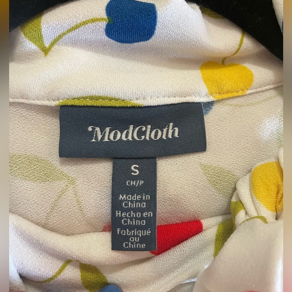 Modcloth Blouse Women's Medium Multi-Color Cherry Design Tie-Neck Short Sleeve - Picture 2 of 3